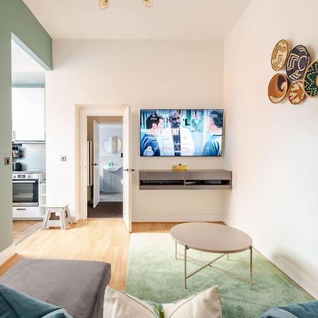 Stylish Flat In Central Location With Free Parking Swindon Exterior foto