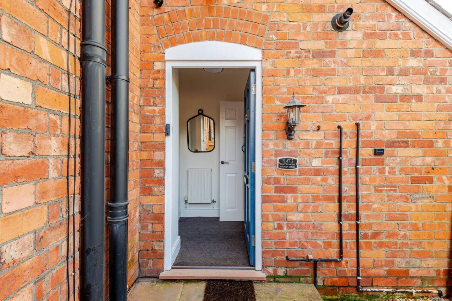 Stylish Flat In Central Location With Free Parking Swindon Exterior foto
